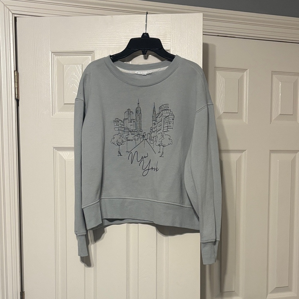 New York Skyline Graphic Sweatshirt - Light Gray
